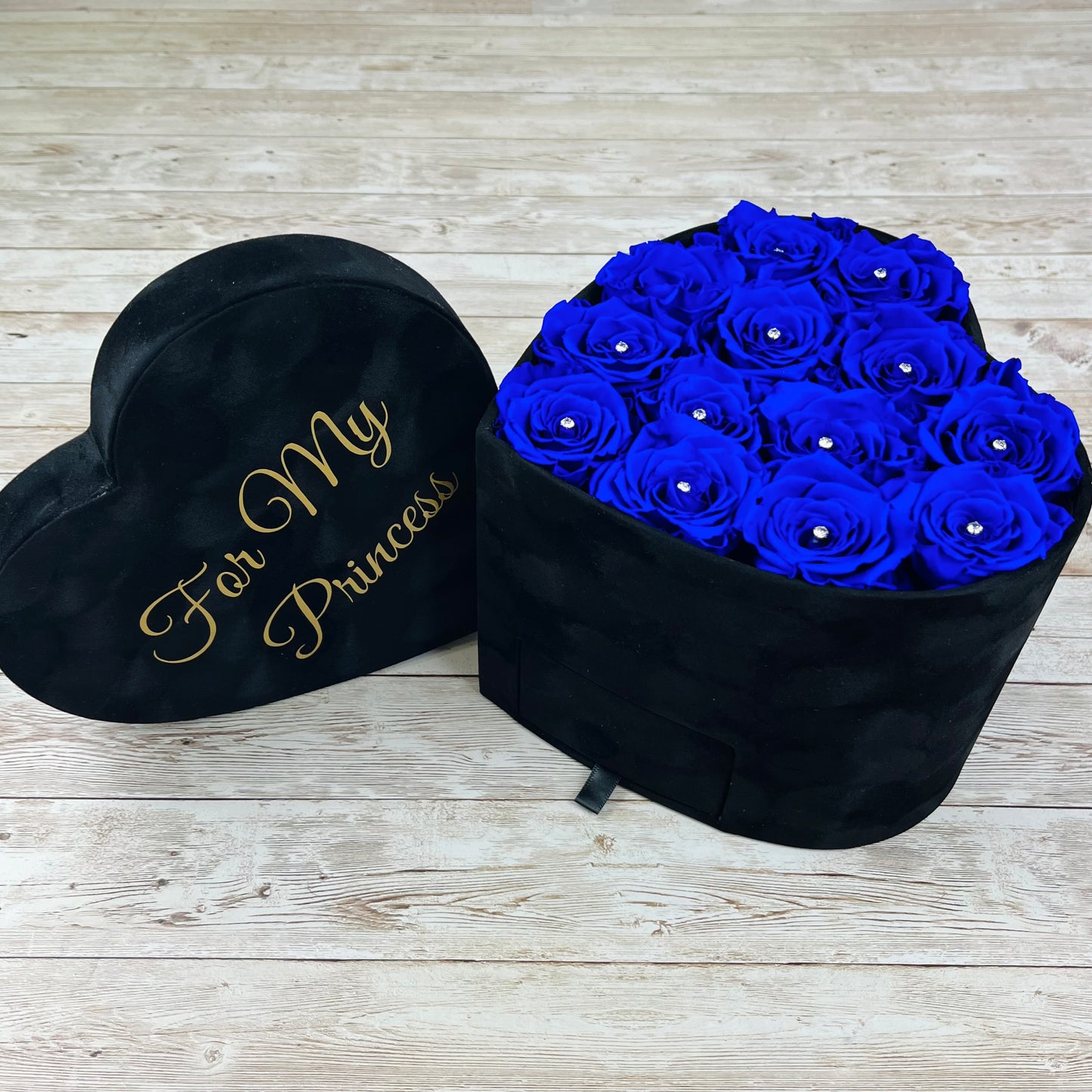 Black Velvet Heart Infinity Rose Box - Sapphire Blue One Year Roses - Rose Colours divider-Sapphire Blue