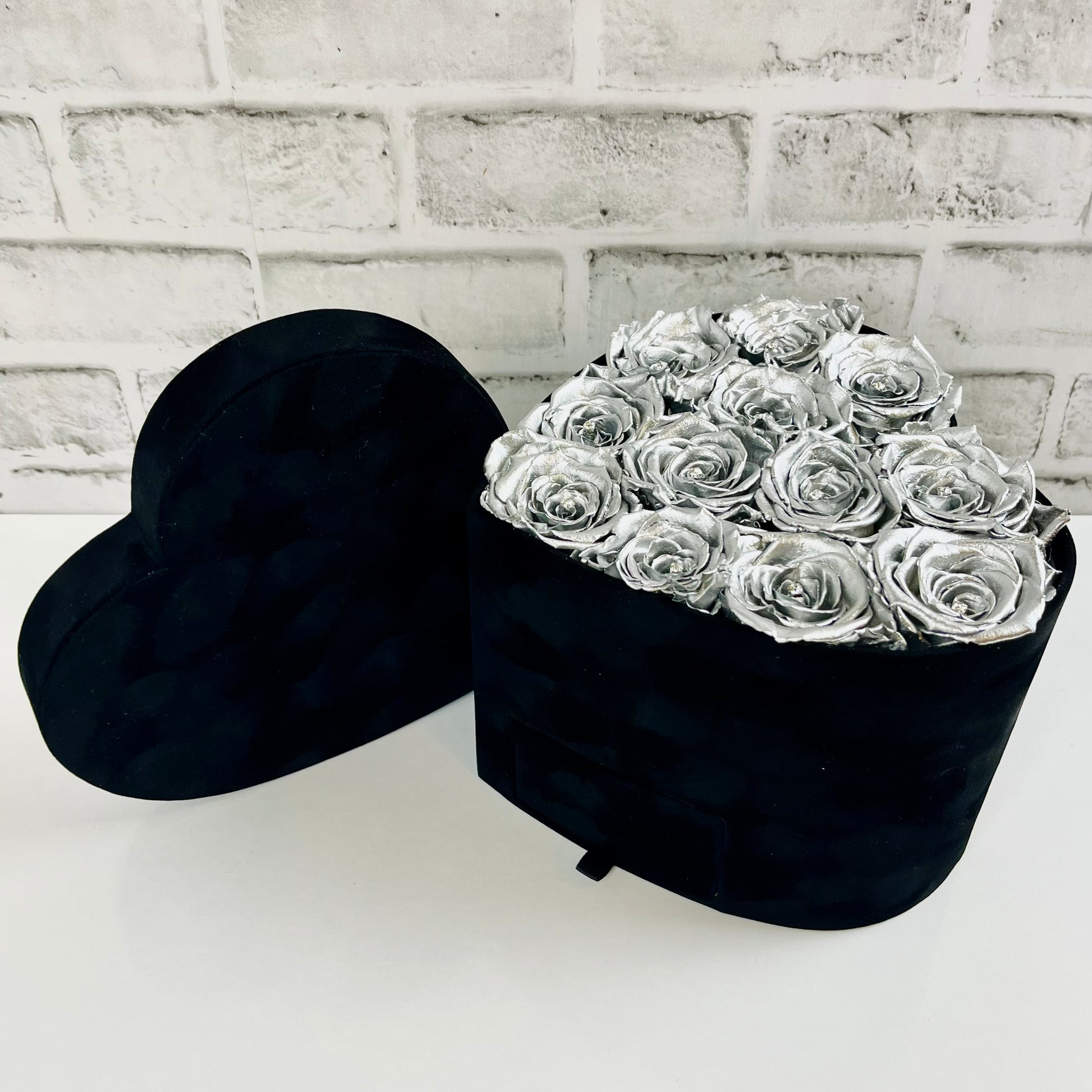 Black Velvet Heart Infinity Rose Box - Silver One Year Roses - Rose Colours divider-Silver Sensation