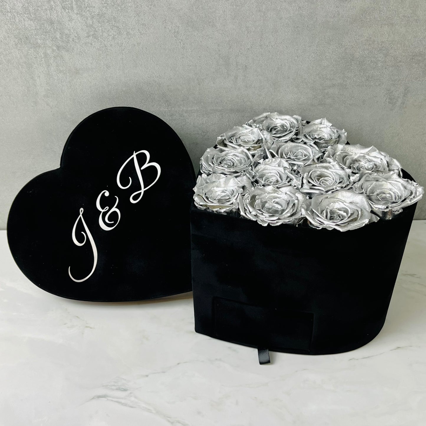 Black Velvet Heart Infinity Rose Box - Silver Forever Roses - Rose Colours divider-Silver Sensation