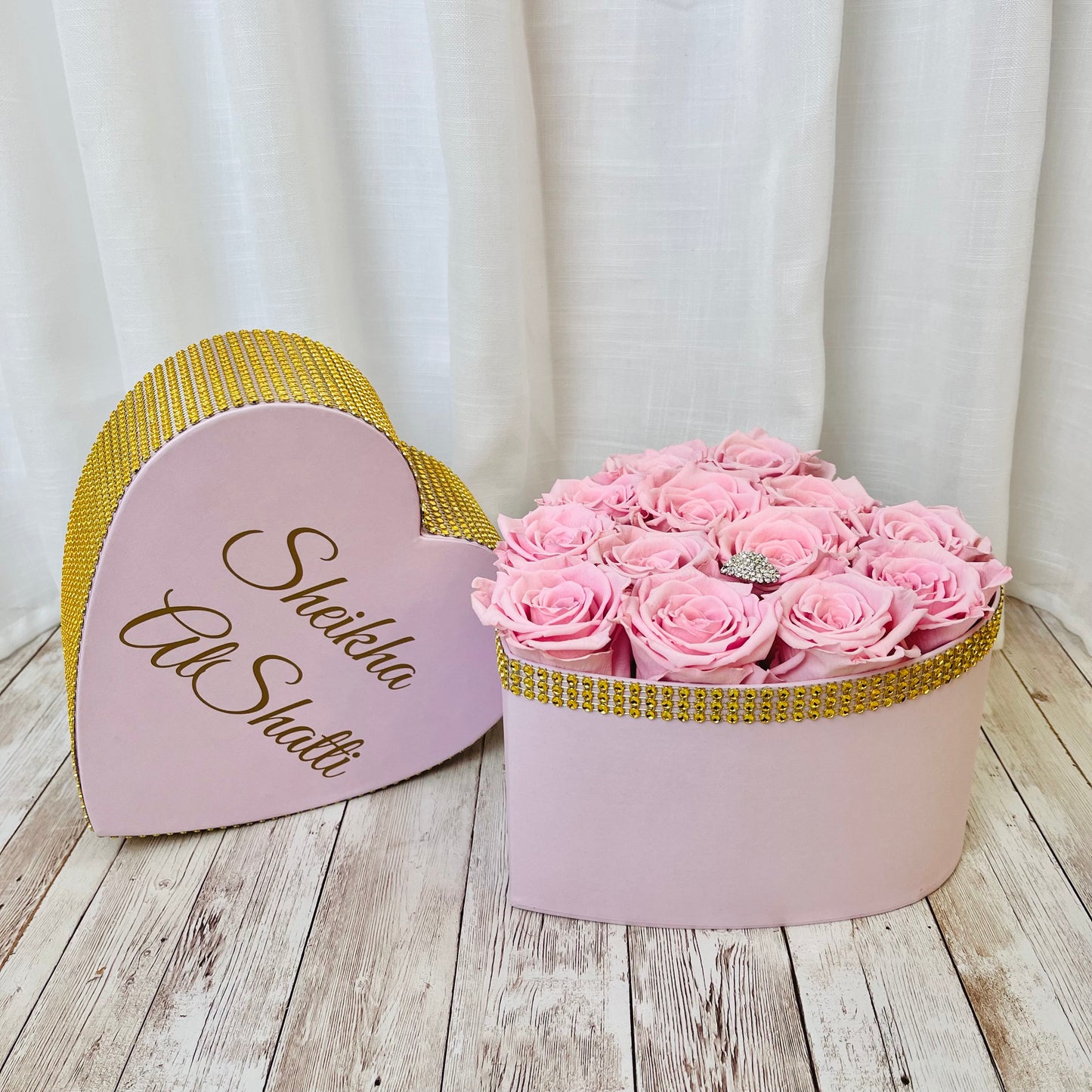 Elegance Infinity Rose Heart Box - Pink One Year Roses - Gold Diamanté -Petal Pink Infinity Roses - One Year Roses - Rose Colours divider-Petal Pink