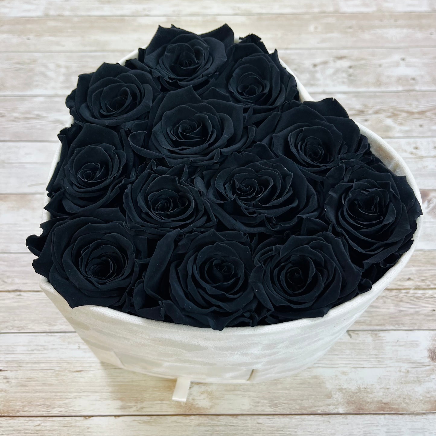 Ivory Velvet Heart Infinity Rose Box - Black One Year RosesBlack Infinity Roses - One Year Roses 