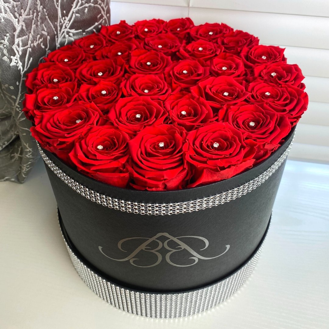 Infinity Roses - Enchanting Extra Large Infinity Rose Box - Ruby Red One Year Roses - Silver Diamanté
